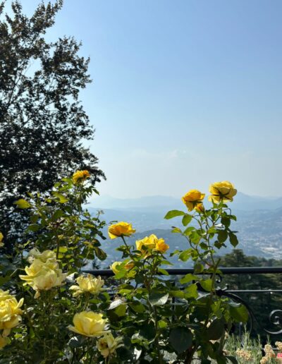 Como Aussicht in Brunate vor der Seilbahn